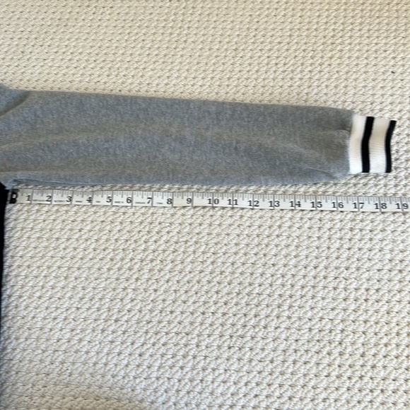 Like new! Cozy Forever 21 bomber jacket style jersey hoodie, size Small - Picture 8 of 8